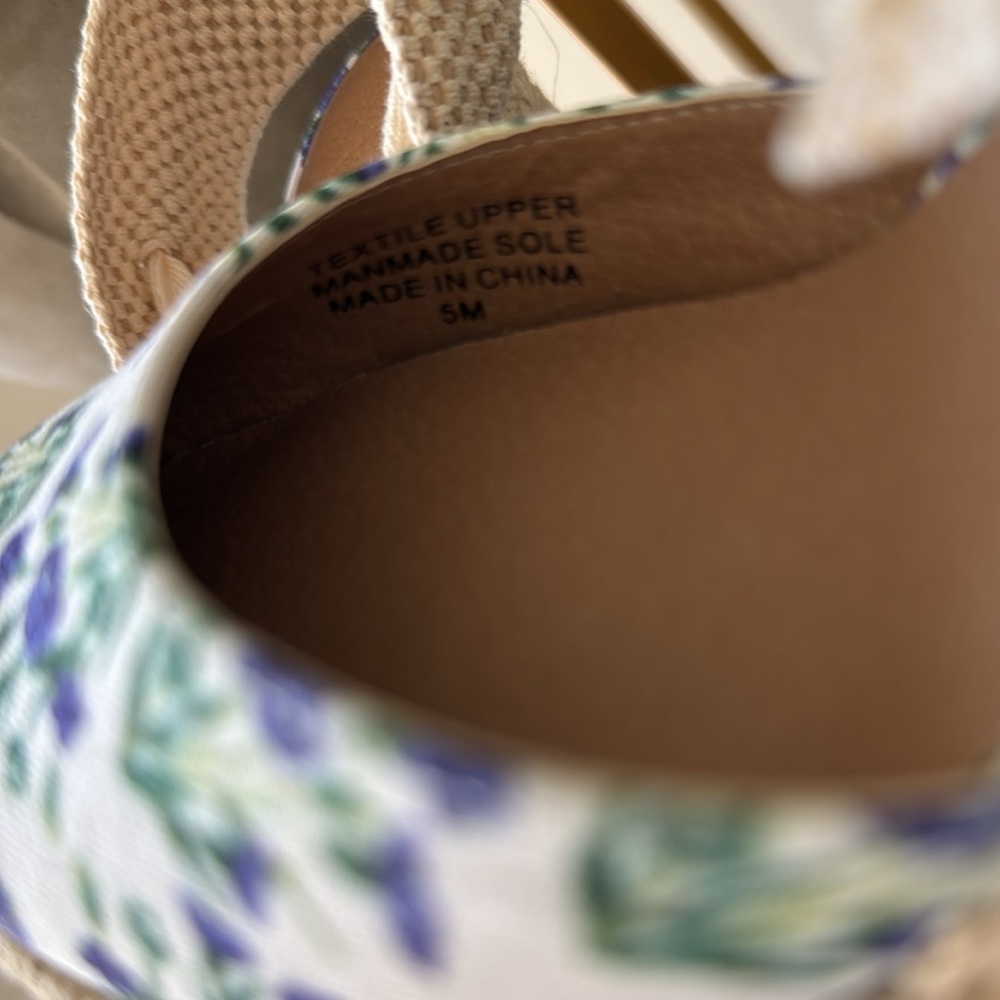 NWT Loft Espadrille Heel Floral Missy. Multi Color. Size: 5. - Picture 4 of 5